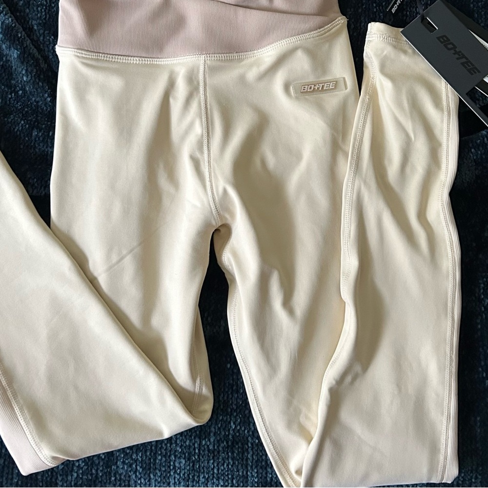 BO+TEE REVIVE "V‎" Waist Leggings Only - Color Cream Size XS